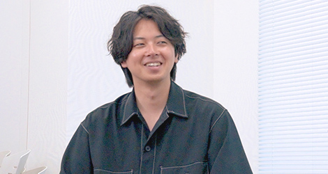 写真：2024年度キャリア入社　梅野 直幹